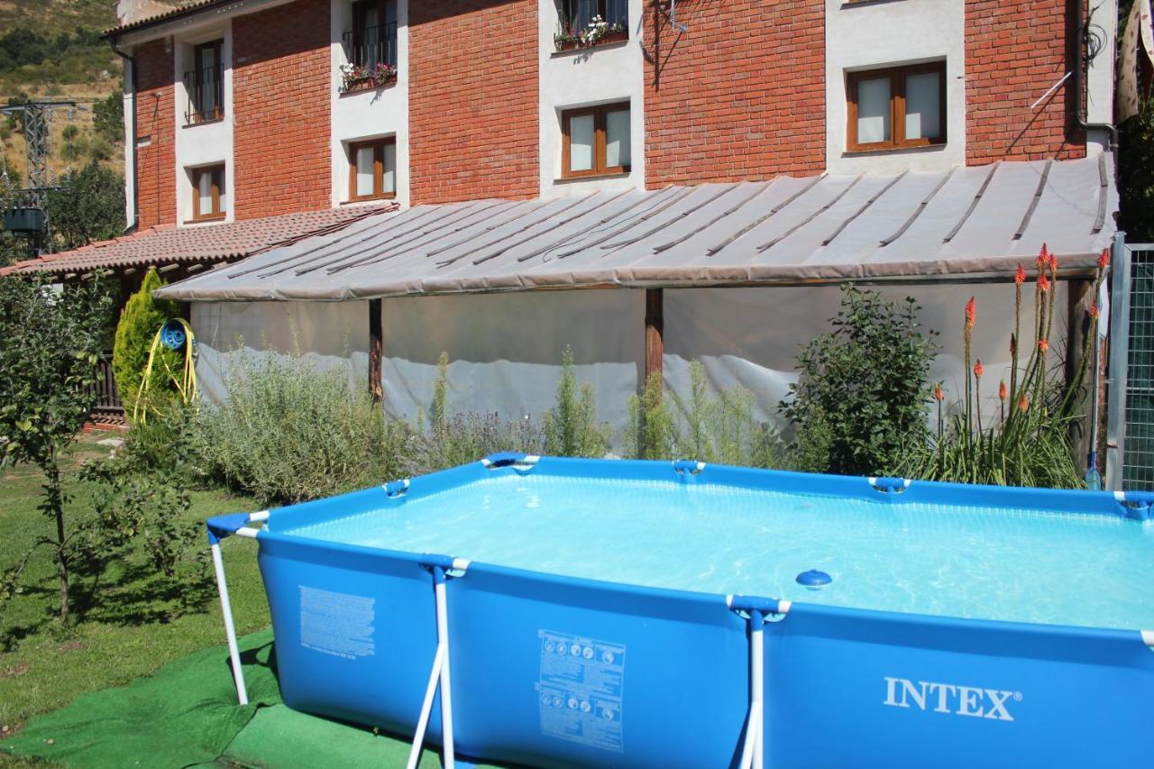 Holiday home Tejeruelas Navacepedilla de Corneja